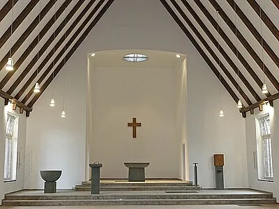 Erlöserkirche innen